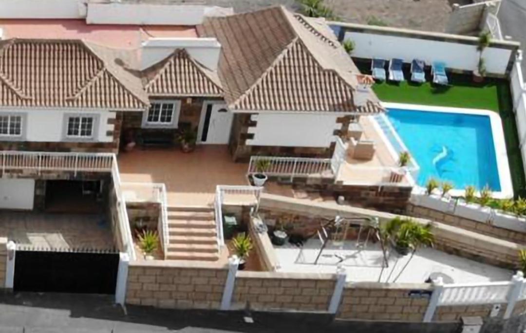 Villa Gaelca อาโรนา ภายนอก รูปภาพ