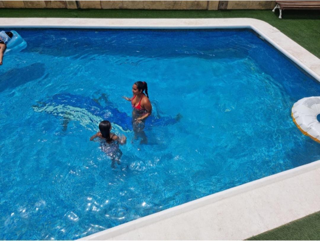 Villa Gaelca อาโรนา ภายนอก รูปภาพ