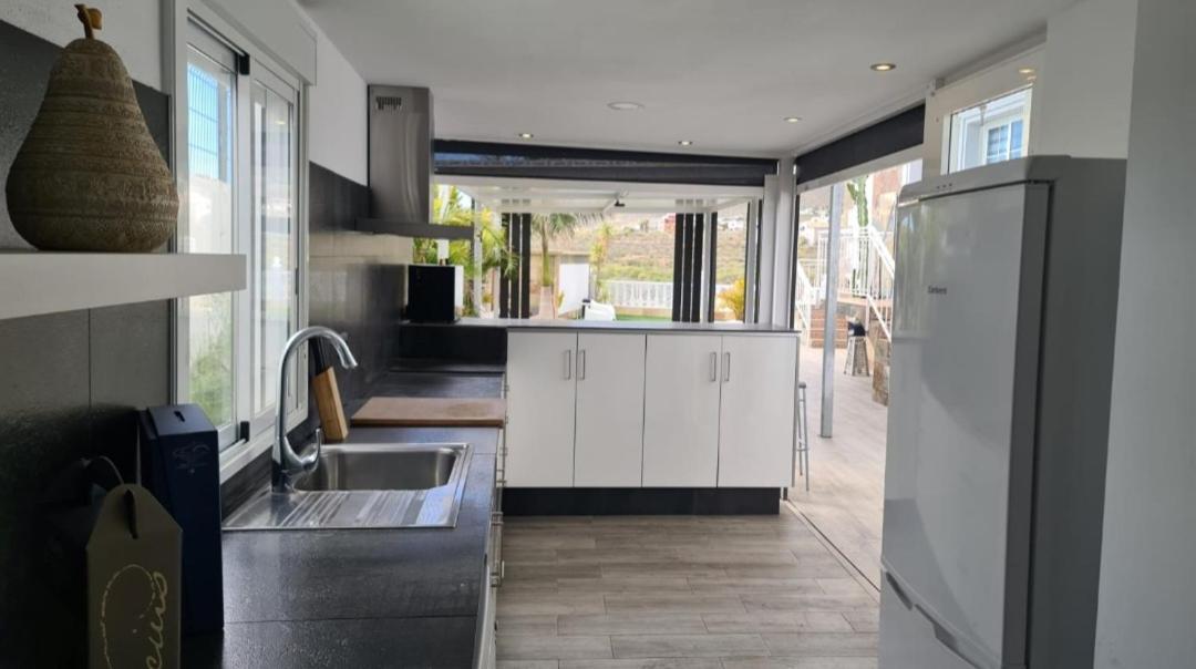 Villa Gaelca อาโรนา ภายนอก รูปภาพ