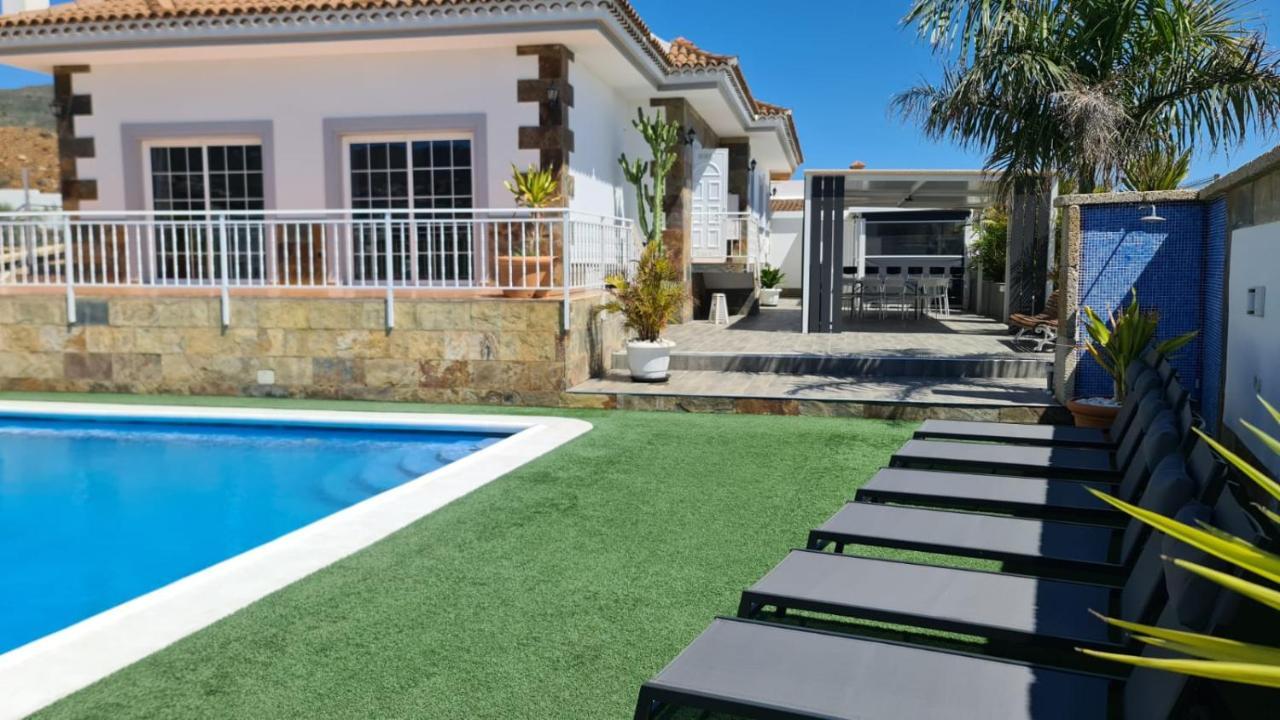 Villa Gaelca อาโรนา ภายนอก รูปภาพ
