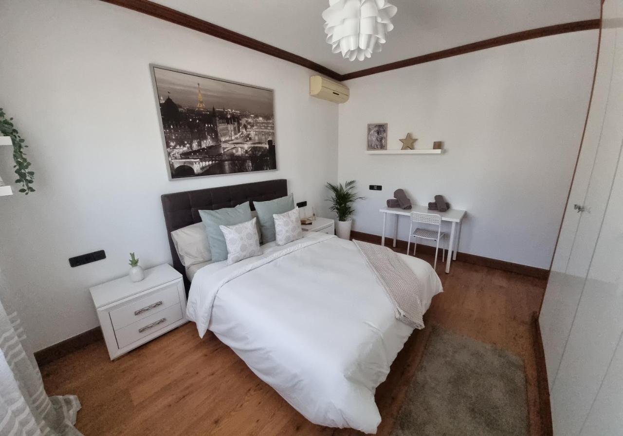 Villa Gaelca อาโรนา ภายนอก รูปภาพ