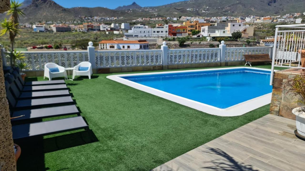 Villa Gaelca อาโรนา ภายนอก รูปภาพ