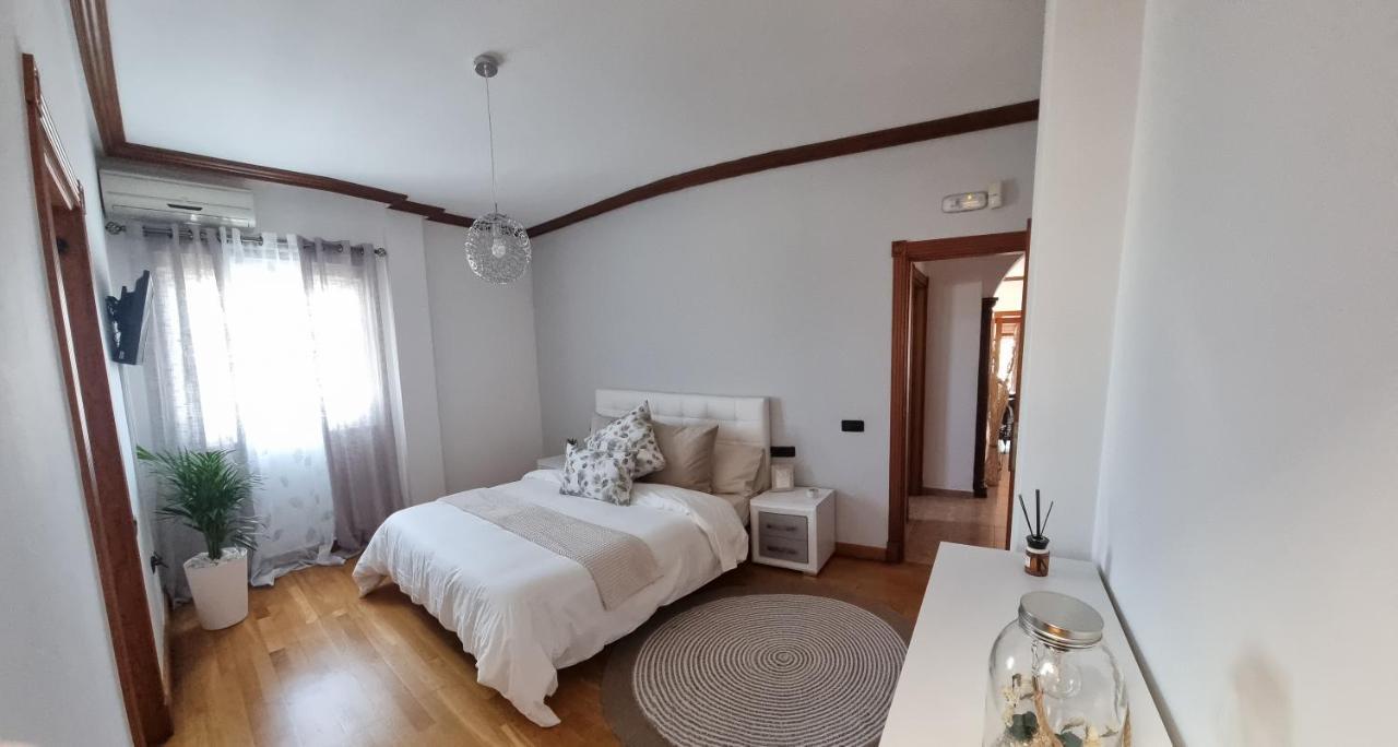 Villa Gaelca อาโรนา ภายนอก รูปภาพ