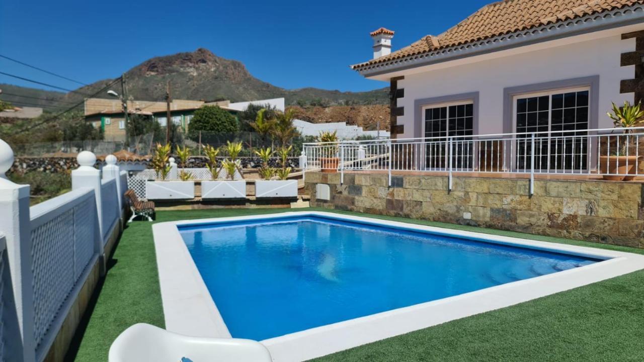 Villa Gaelca อาโรนา ภายนอก รูปภาพ