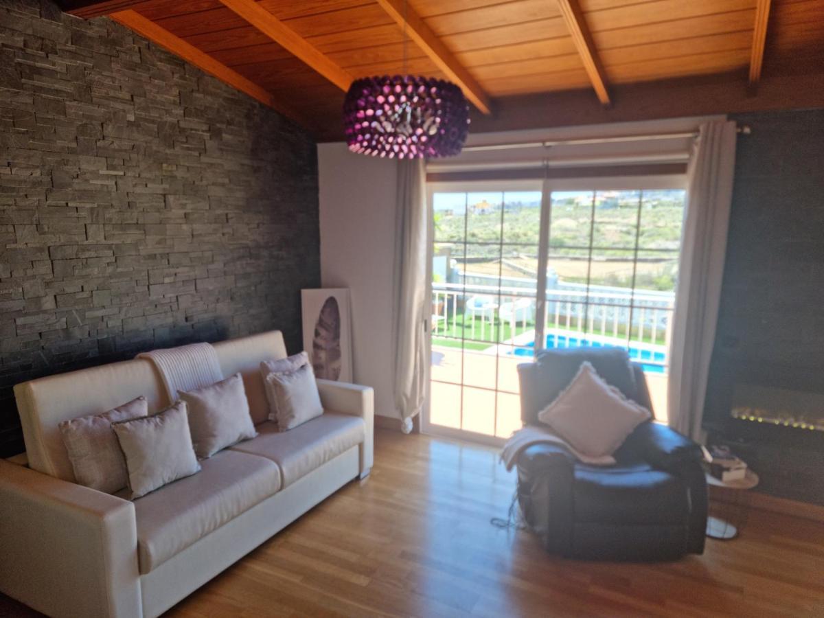 Villa Gaelca อาโรนา ภายนอก รูปภาพ